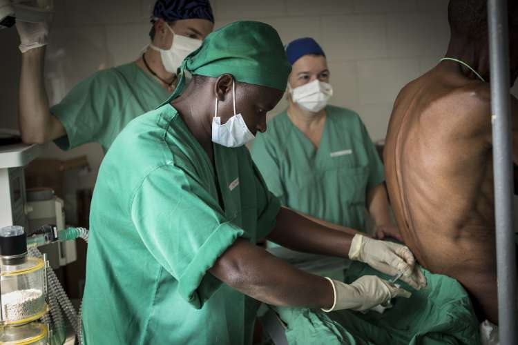 chirurgen_fuer_afrika_ruanda_2016_4